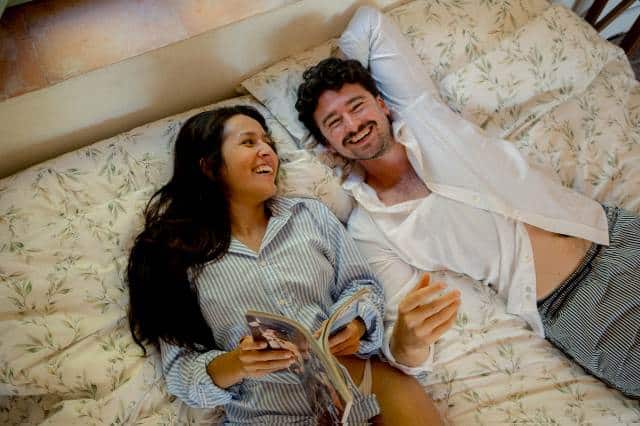 Aphrodisiakum für Männer auswählen Mann und Frau lesen über Aphrodisiaka im Magazin