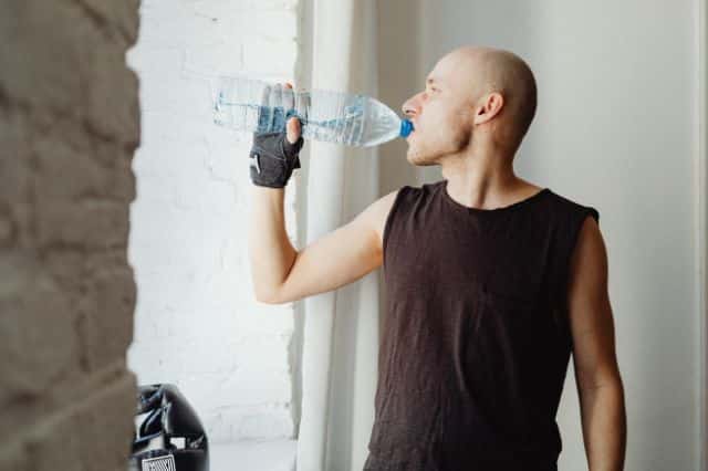 Tipps bei Erektionsstörung für den Alltag Mann setzt Tipps bei einer Erektionsstörung um